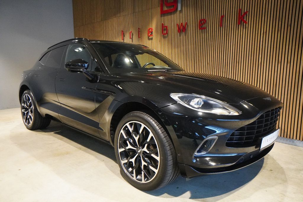 Aston Martin DBX 2022
