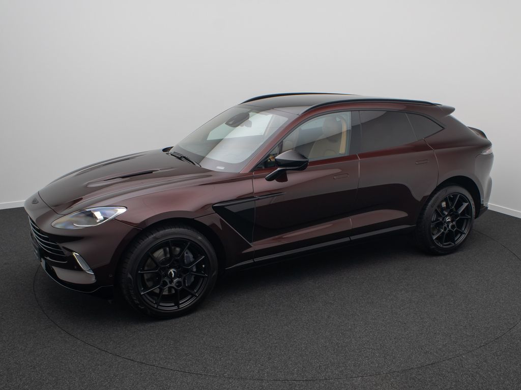 Aston Martin DBX 2021