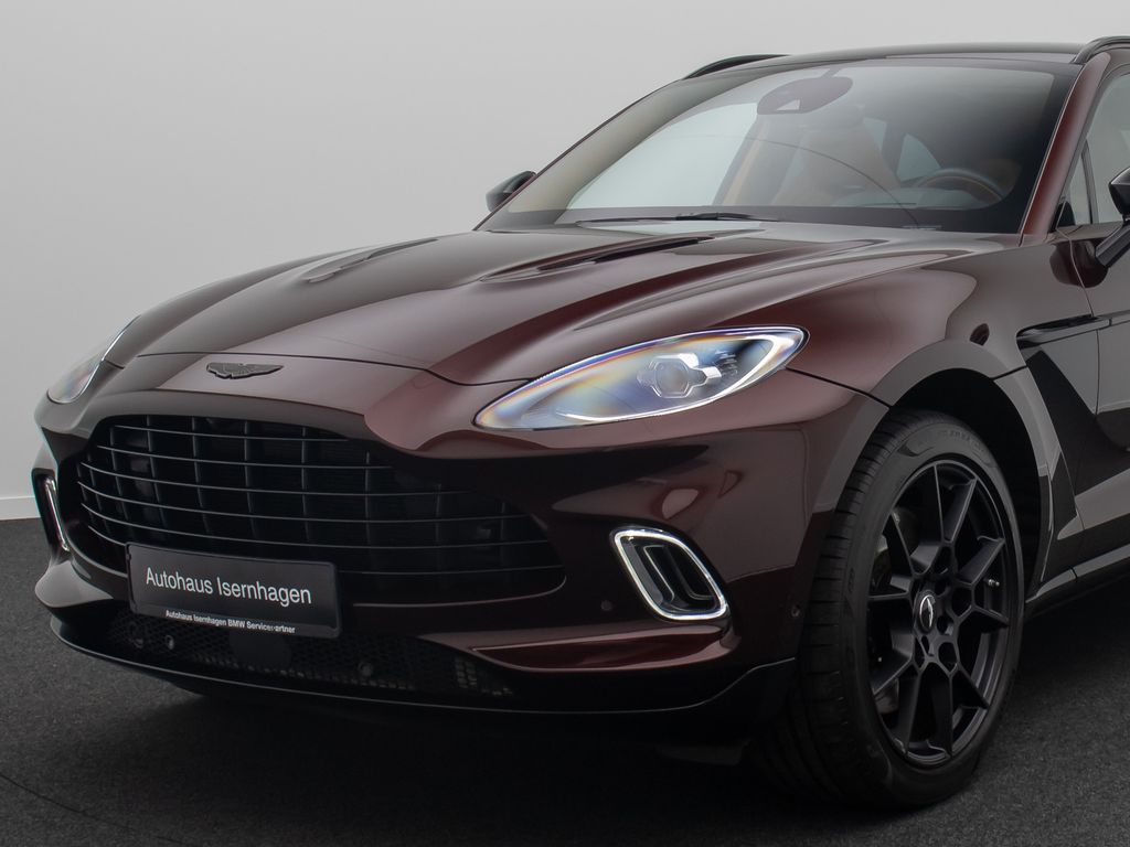 Aston Martin DBX 2021