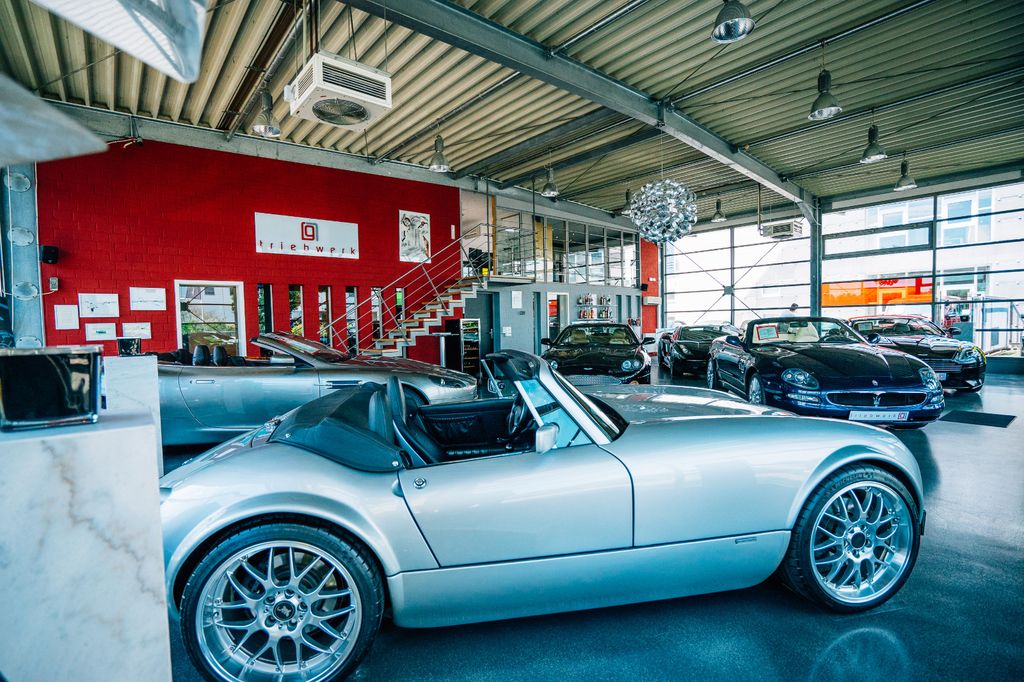 Aston Martin DBX 2022