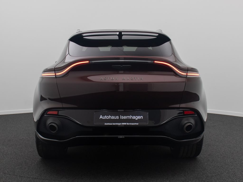 Aston Martin DBX 2021