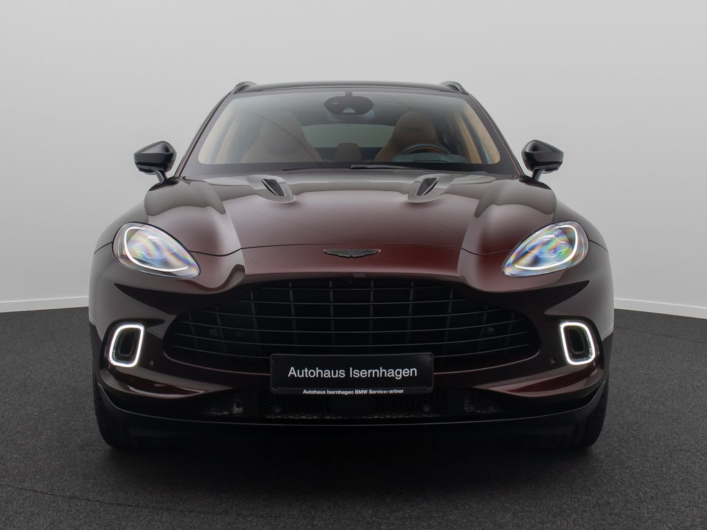 Aston Martin DBX 2021