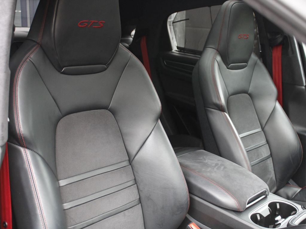 Porsche Cayenne 2021