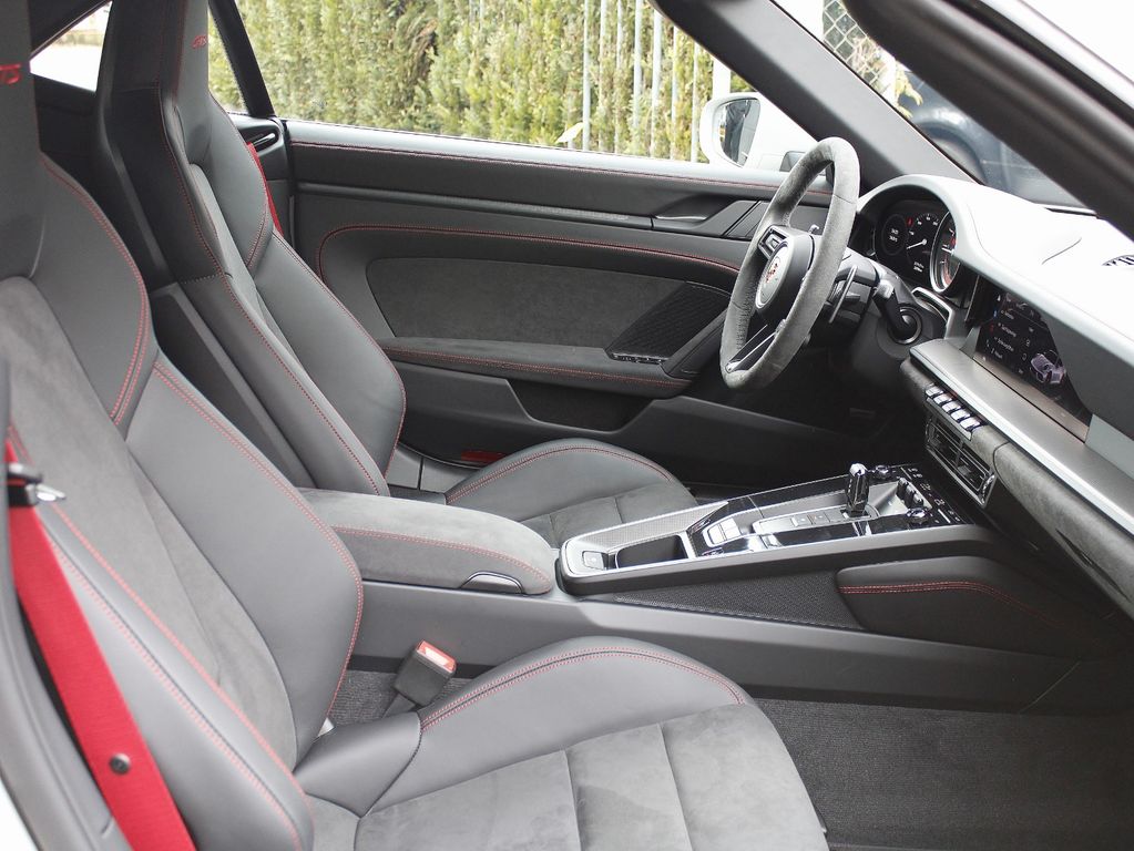 Porsche 992 2023