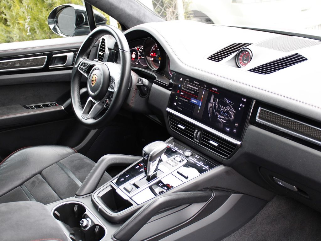 Porsche Cayenne 2021