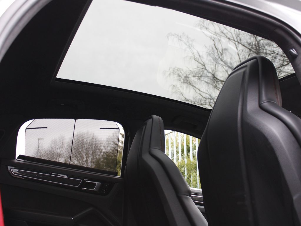 Porsche Cayenne 2021