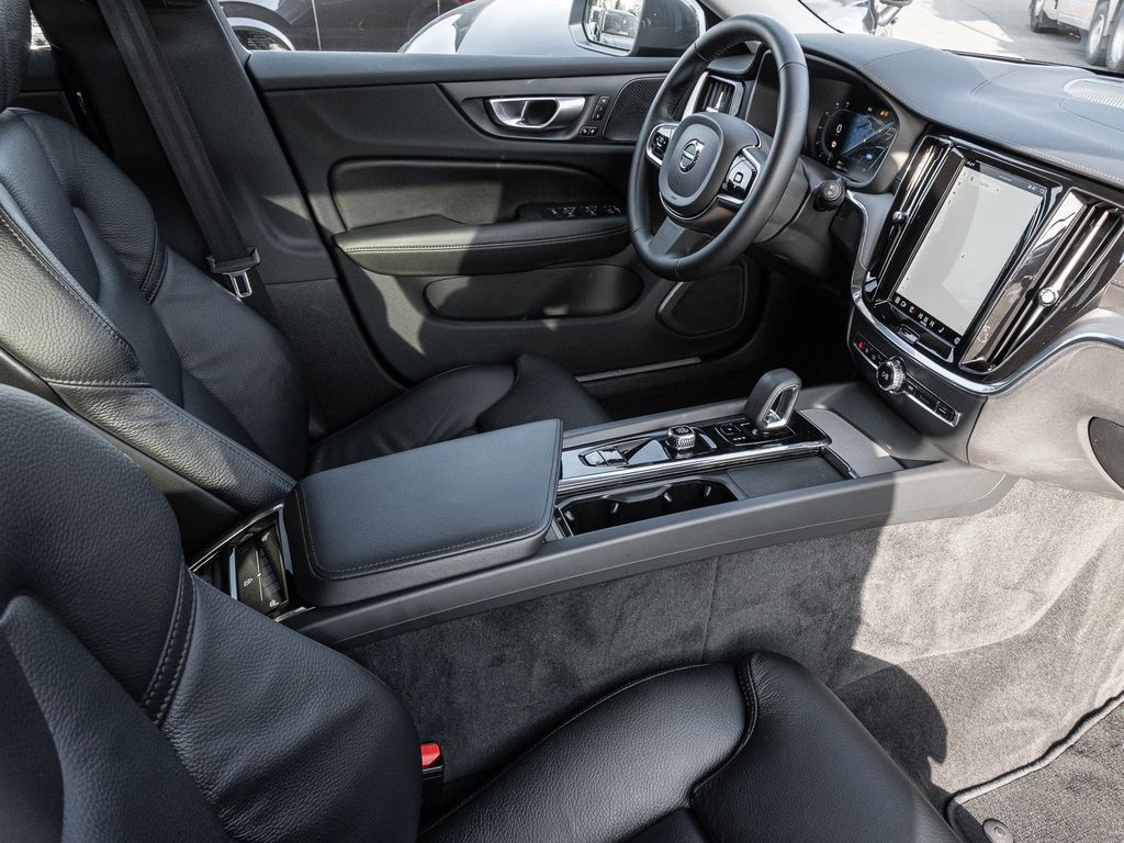 Volvo V60 Cross Country 2023