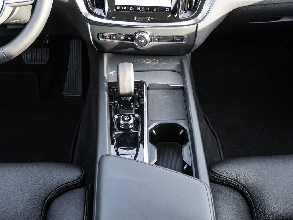 Volvo V60 Cross Country 2023