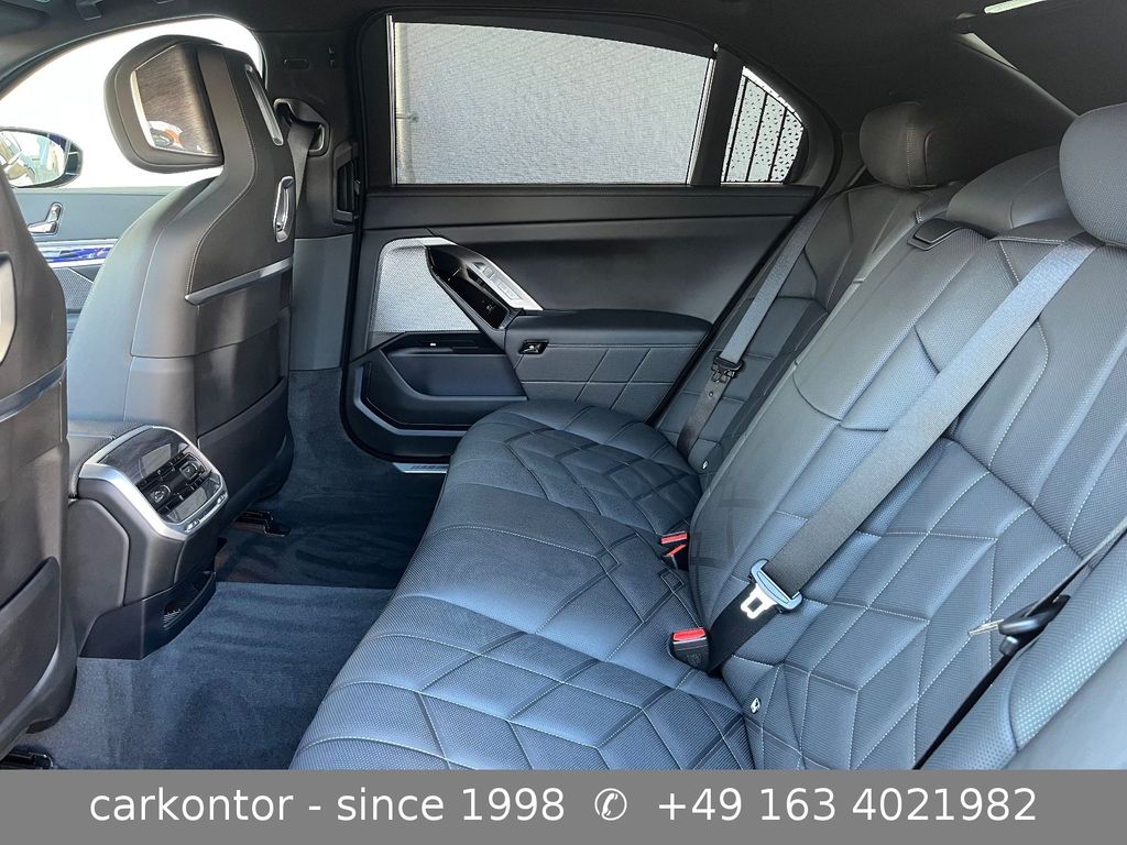 BMW i7 2025