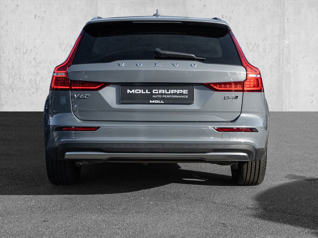 Volvo V60 Cross Country 2023