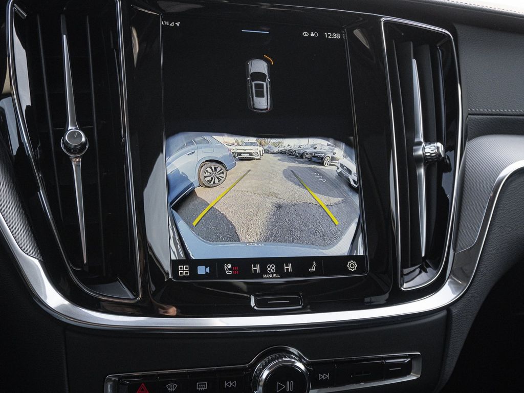 Volvo V60 Cross Country 2023