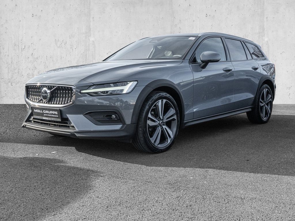 Volvo V60 Cross Country 2023