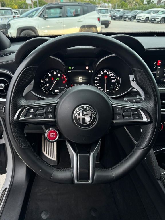 Alfa Romeo Stelvio 2021