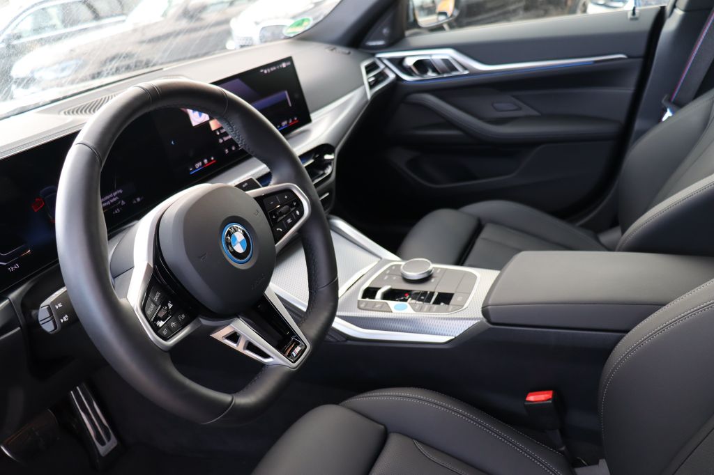 BMW i4 2025