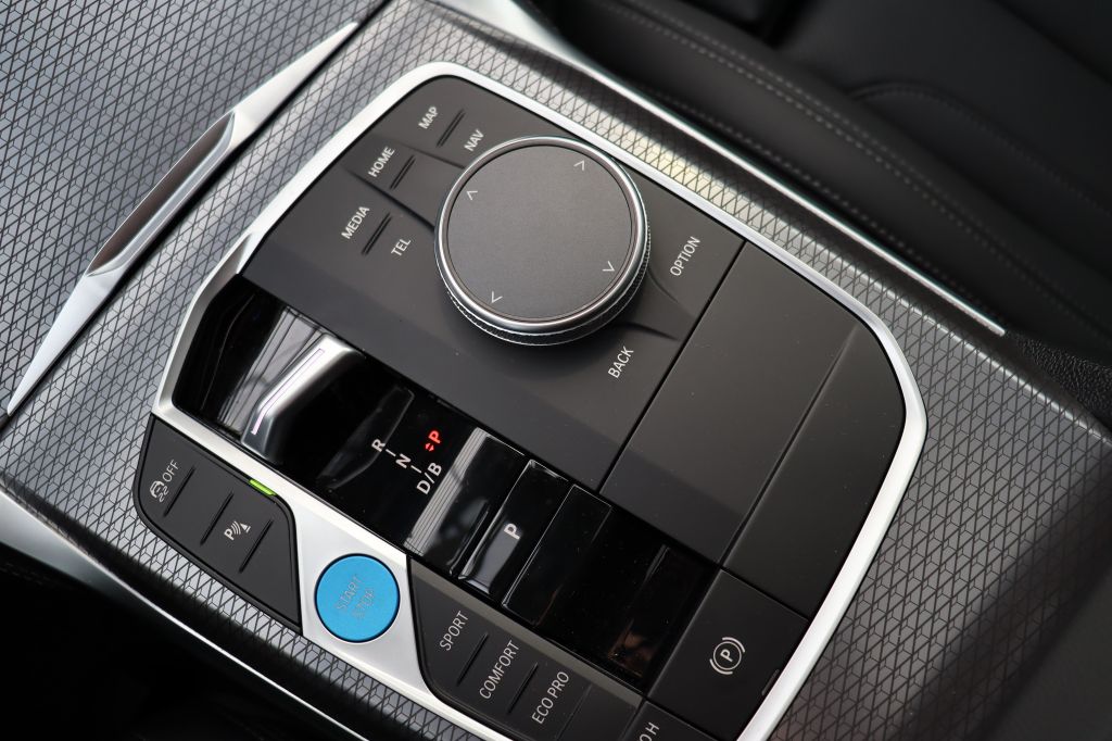 BMW i4 2025