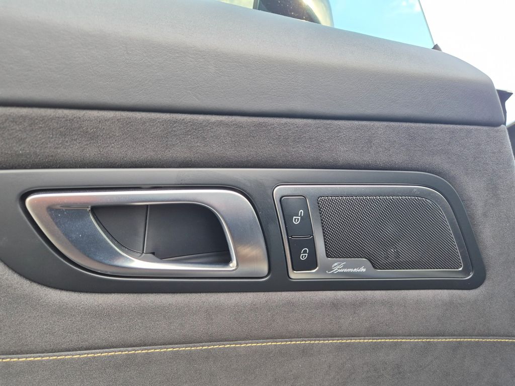 Mercedes-Benz AMG GT R 2021