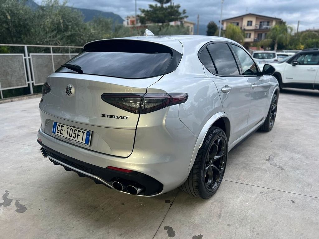 Alfa Romeo Stelvio 2021