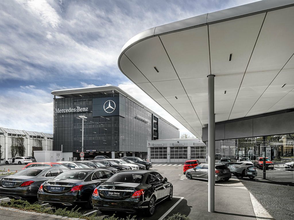 Mercedes-Benz C 300 2025