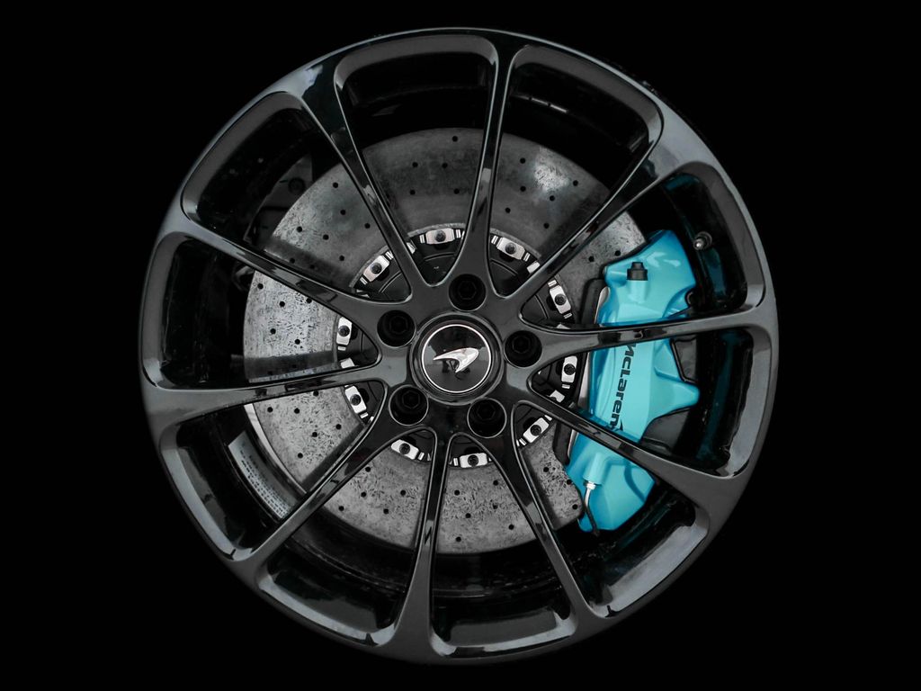 McLaren Artura 2025