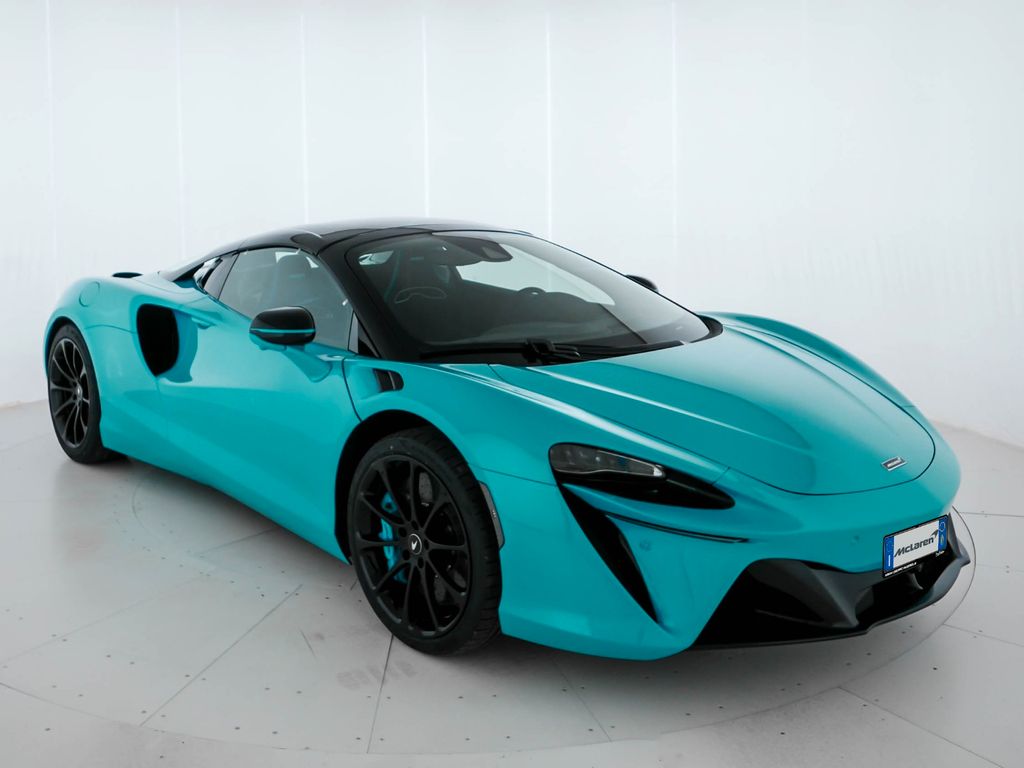McLaren Artura 2025