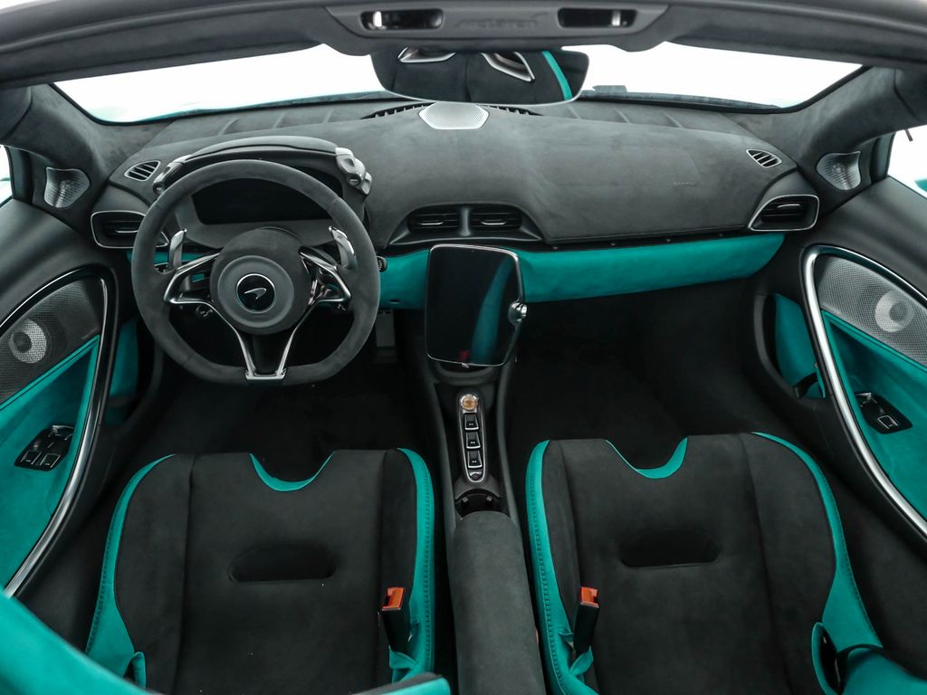 McLaren Artura 2025
