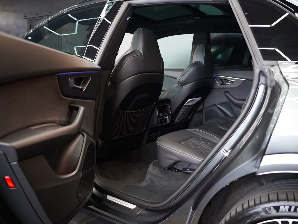 Audi SQ8 2024