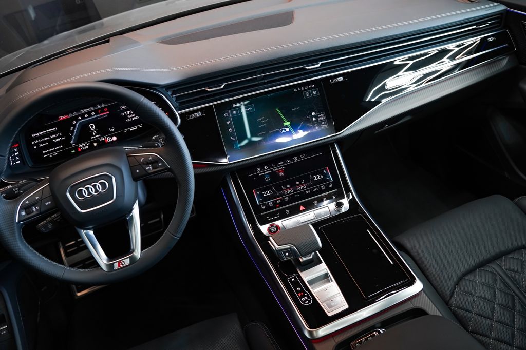 Audi SQ8 2024