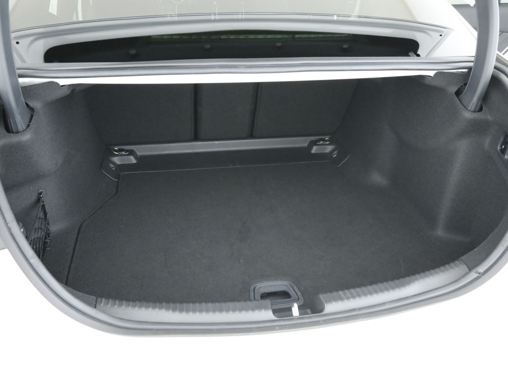 Mercedes-Benz C 300 2025