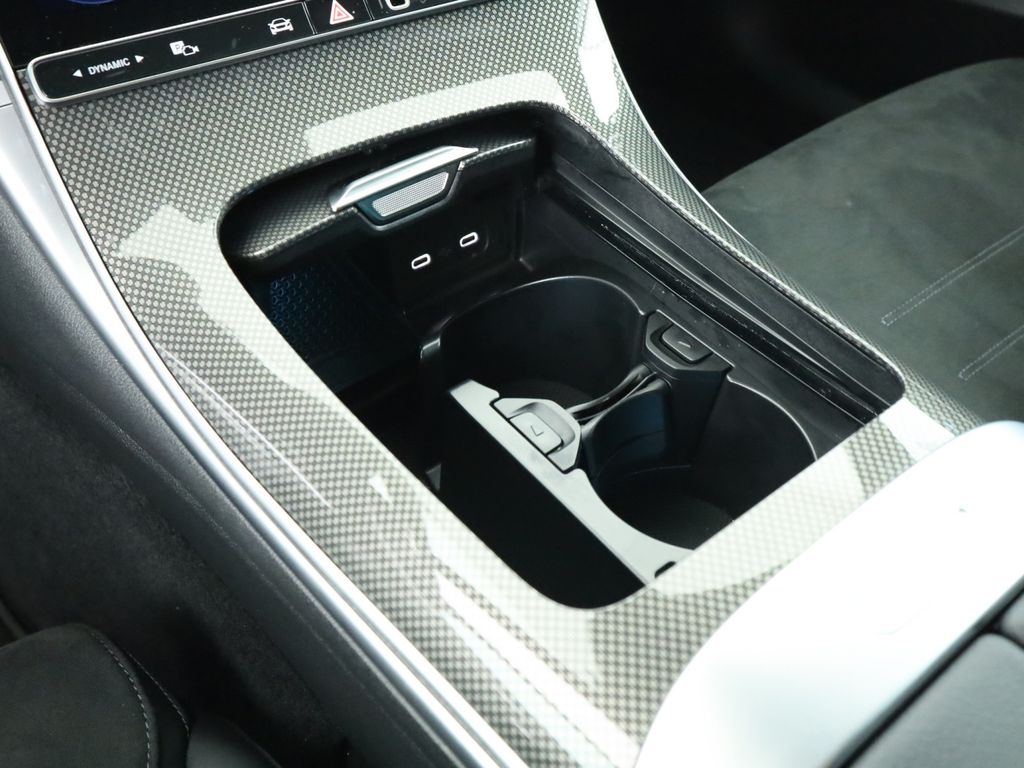 Mercedes-Benz C 300 2025