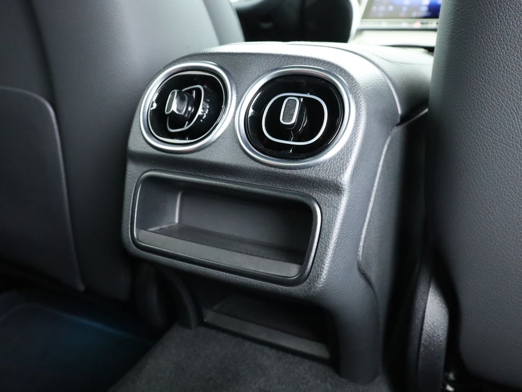 Mercedes-Benz C 300 2025