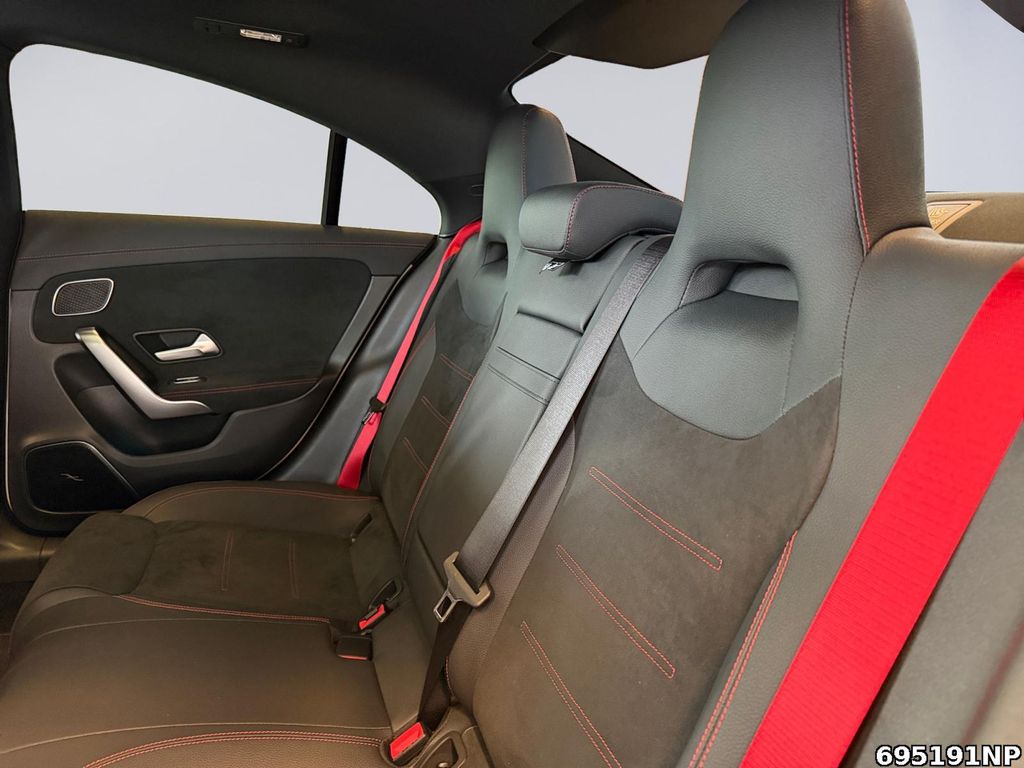 Mercedes-Benz CLA 35 AMG 2024