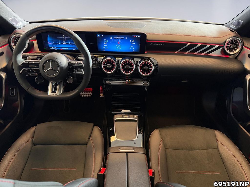 Mercedes-Benz CLA 35 AMG 2024