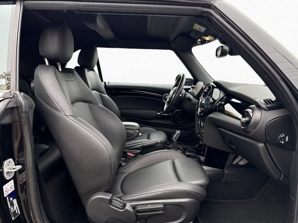 MINI John Cooper Works Cabrio 2023