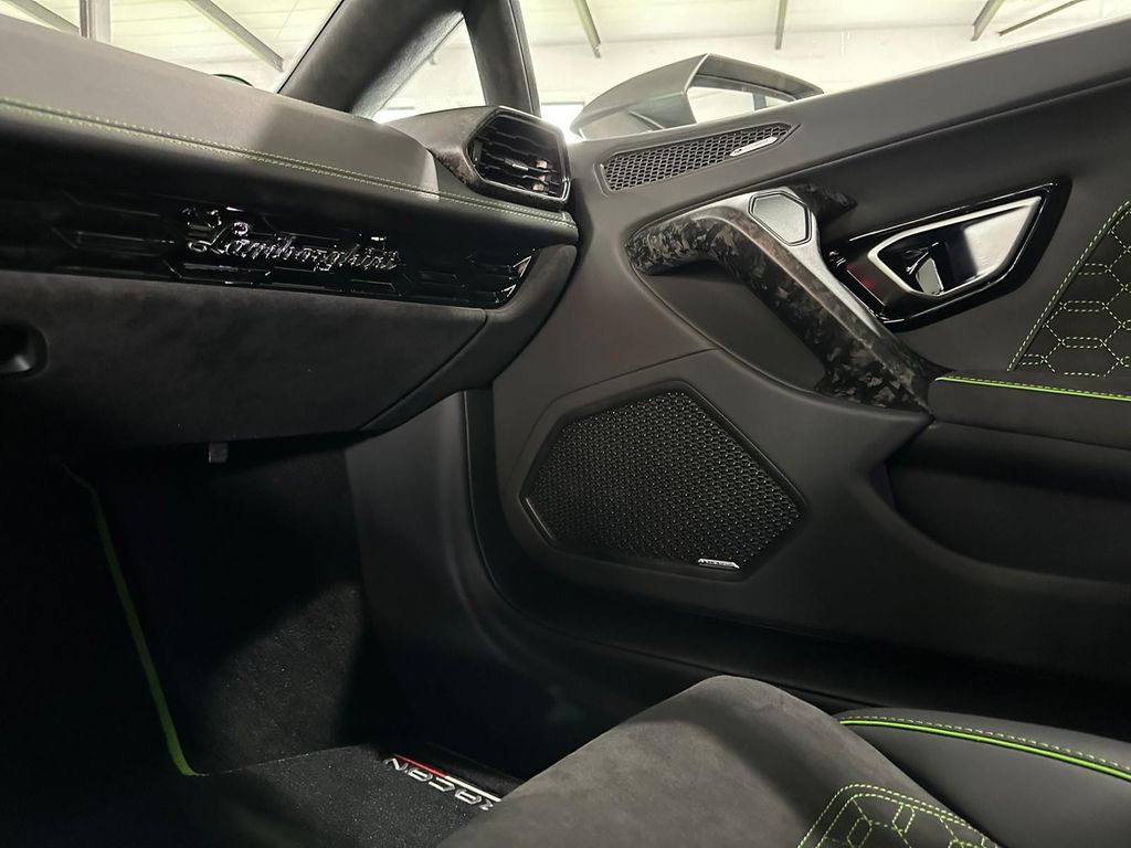 Lamborghini Huracán 2021