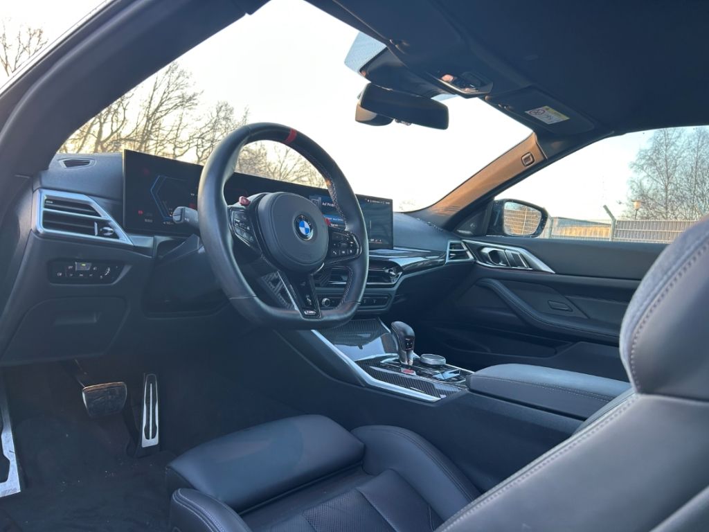 BMW M4 2025