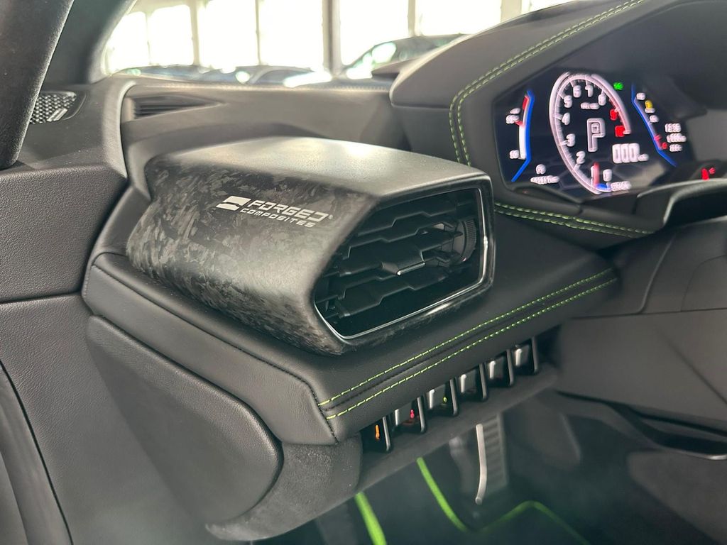 Lamborghini Huracán 2021