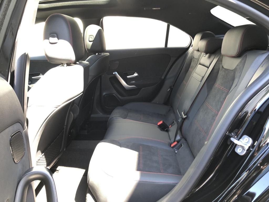 Mercedes-Benz A 220 2025