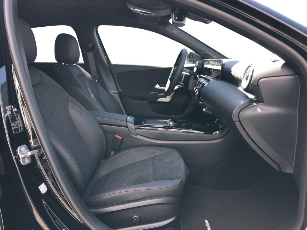 Mercedes-Benz A 220 2025