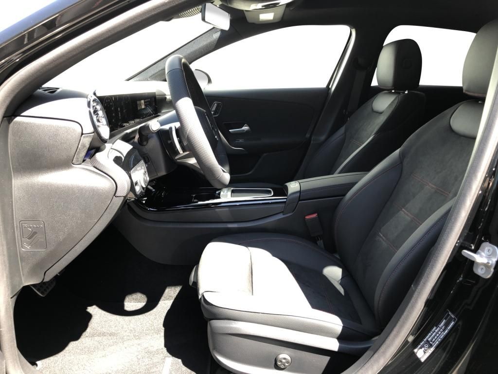 Mercedes-Benz A 220 2025