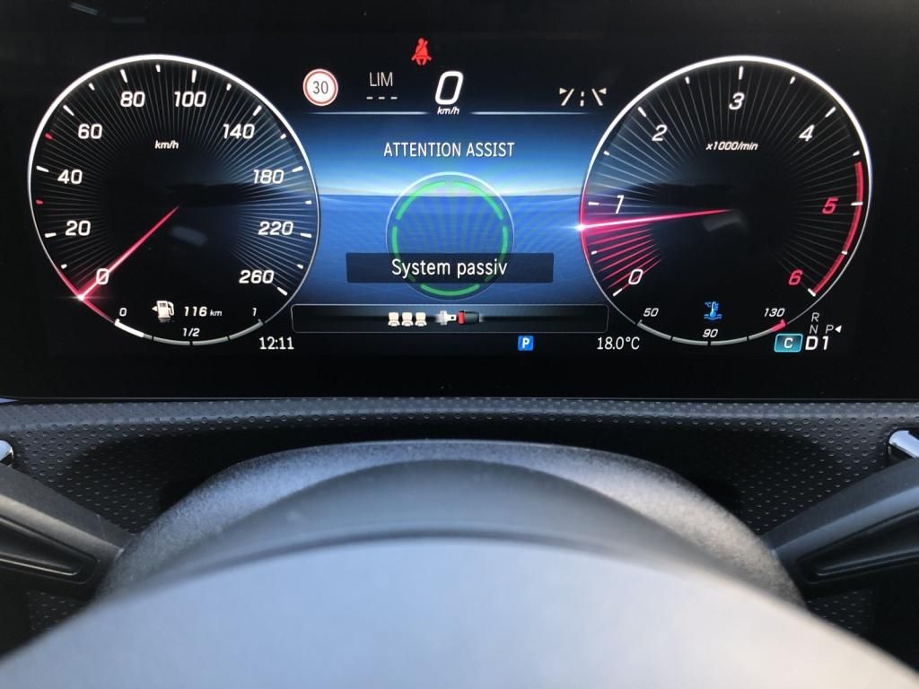 Mercedes-Benz A 220 2025