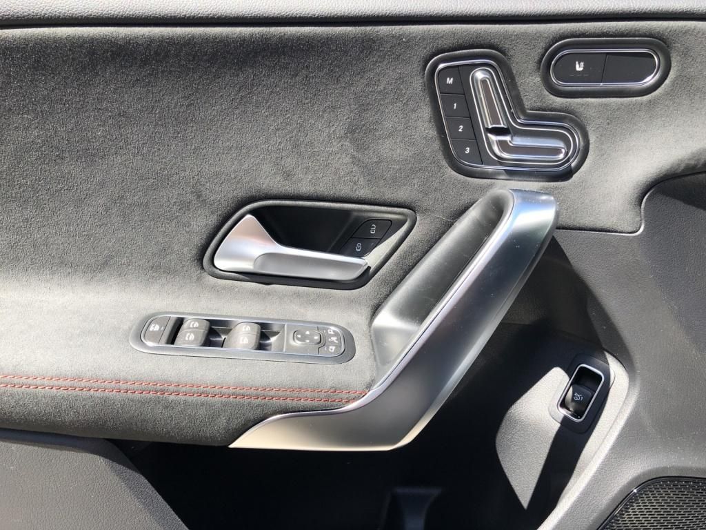 Mercedes-Benz A 220 2025