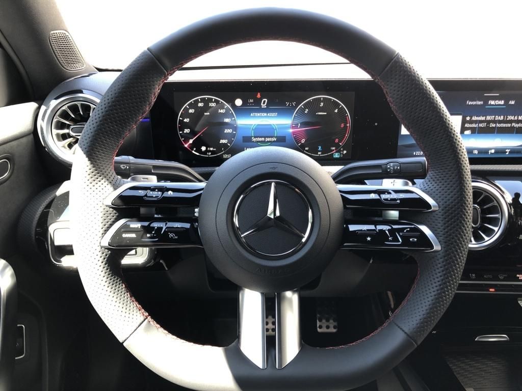 Mercedes-Benz A 220 2025