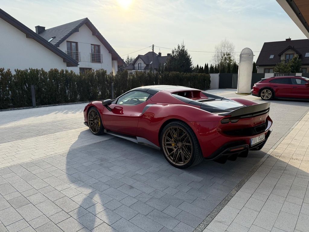 Ferrari 296 GTS 2024