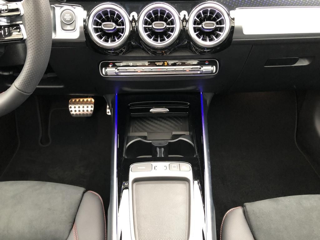 Mercedes-Benz GLB 220 2025