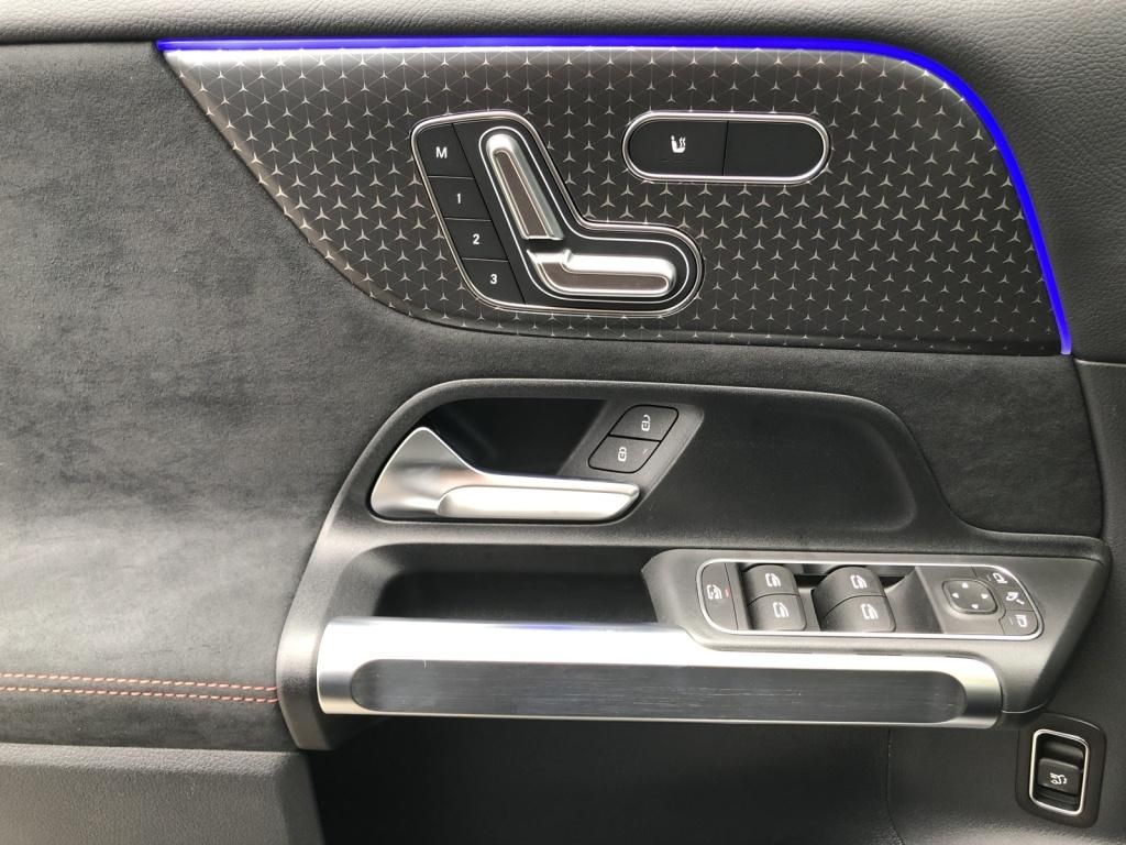 Mercedes-Benz GLB 220 2025