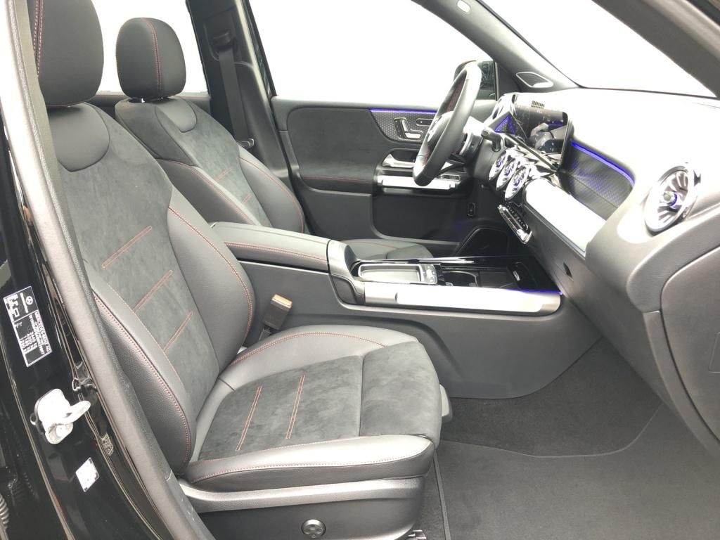 Mercedes-Benz GLB 220 2025