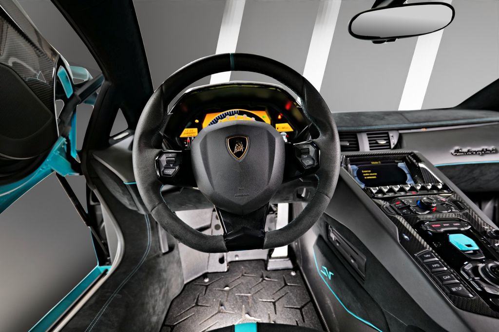 Lamborghini Aventador 2015