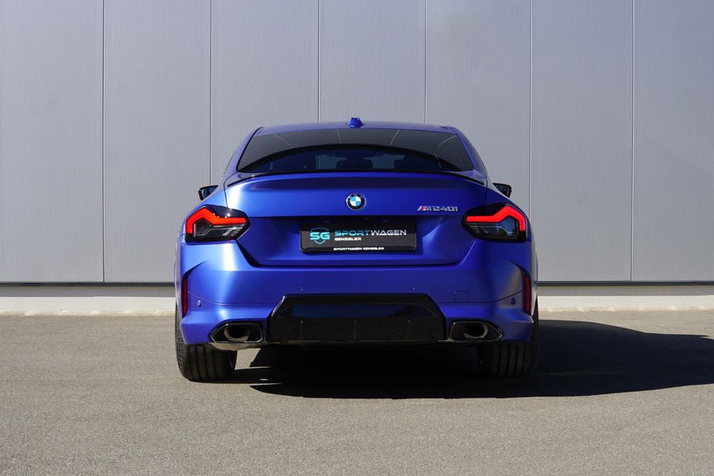 BMW M240i 2025
