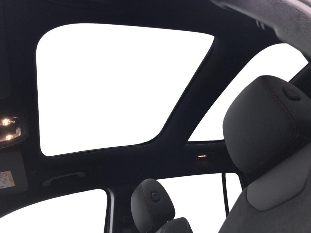 Mercedes-Benz GLB 220 2025