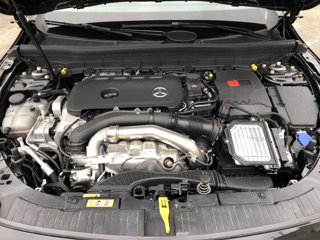 Mercedes-Benz GLB 220 2025